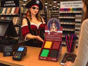 Présentoir de 16 Protège CB Barrière RFID en simili cuir 2 cartes