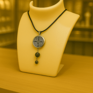Collier Anti Ondes avec pendentif métal et deux pierres Larkivite
