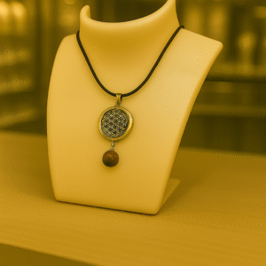 Collier Anti Ondes avec pendentif femme métal et pierre Œil de Tigre